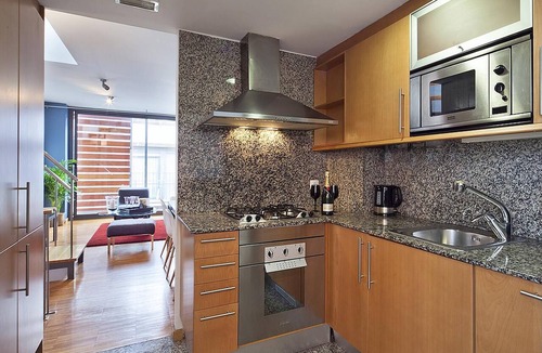 El Putget i Farro Apartment | Private Terrace Penthouse that Accommodates 6 guests near the center