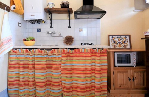 Paciano House | Private Villa with private pool, WIFI, hot tub, A/C, TV, terrace, pets allowed, panoramic view