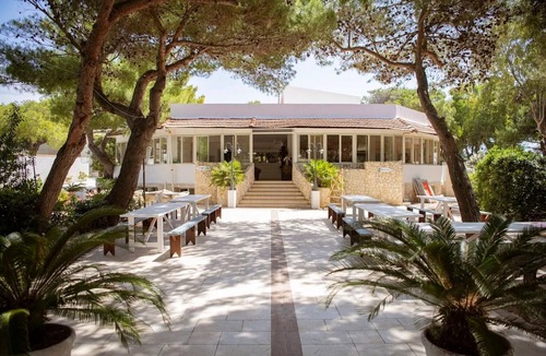 Defensola Resort | Property in a Holiday Village 'Baia Falcone-Bilocale 405' with Sea View and Air Conditioning