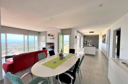 El Mas Fumats House | Property with modern equipment, sea views,air conditioning, fibre optic internet