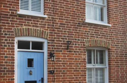 Aldeburgh Apartment | Pugwash Cottage - sleeps 5 guests in 3 bedrooms