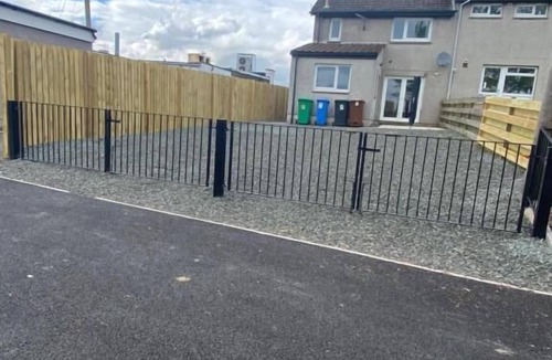 Dunfermline Apartment | Pure Home Oakley Central with Parking By Three Bridges Apartments