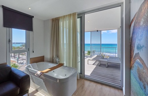 Les Meravelles Hotel | Pure Salt Garonda - Adults Only