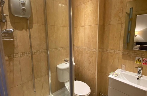 Hillsborough Hotel | Queens Ground