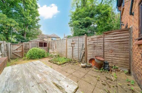 St Albans House | Quiet St. Albans Cottage with Free Parking - Pass the Keys