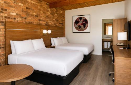 Gananoque Hotel | Ramada by Wyndham 1000 Islands Gananoque