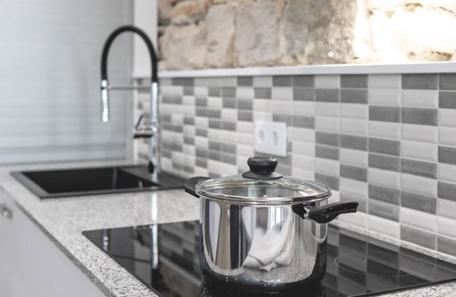 Old Town Apartment | Rambla Eiffel 2 - Holiday Apartment Rental in Girona | Bravissimo