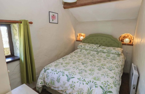 Crynant Cabin | Ramsgrove, Port Eynon