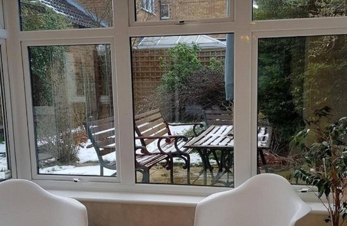 Great Saling Apartment | Ravenhill House - Huku Kwetu (Luton)