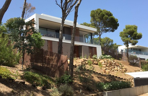 Sa Tuna Villa | Recent villa, 3 bedrooms/8 beds, sea view, quiet, private pool, 5 mins walk to the beach