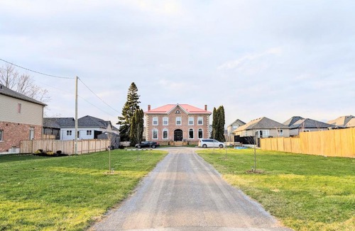Cobourg House | Red Roof Guesthouse