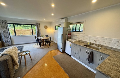 Redwood Valley Cottage | Redwood Cottage - Essential Comfort