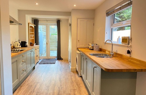 Bury St Edmunds House | Refurbished Victorian Villa- Free Parking- Sleeps6