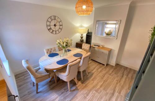 Bury St Edmunds House | Refurbished Victorian Villa- Free Parking- Sleeps6
