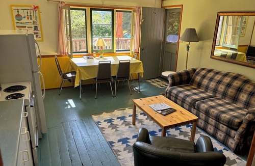 Lakefield Cottage | Reigning Cats and Dogs Cottage Retreat at the Lake Edge Cottages!