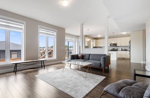 Colborne Apartment | Relaxing Retreat: Office, Patio, Nature & Netflix