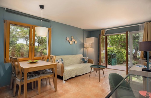 Calella de Palafrugell Apartment | Renovated apartment with sea views, Golfet