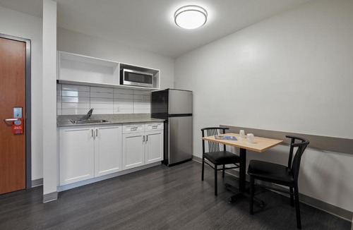 King City Apartment | Residence & Conference Centre - King City