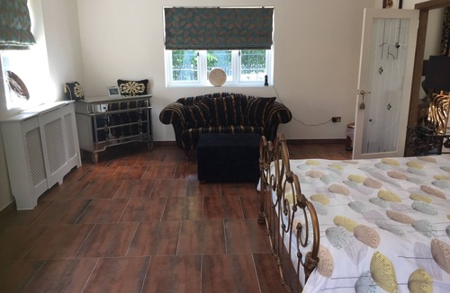 Ayr Bed & Breakfast | Retreat at The Knowe Auchincruive Estate