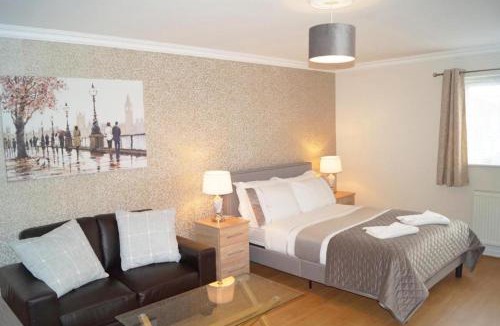Watford House | Ricky Road Guest House