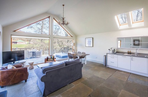 Killin Cottage | Riverbank Cottage - UKC9291