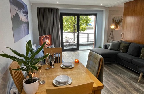 Partick Apartment | Riverside West End Apartment