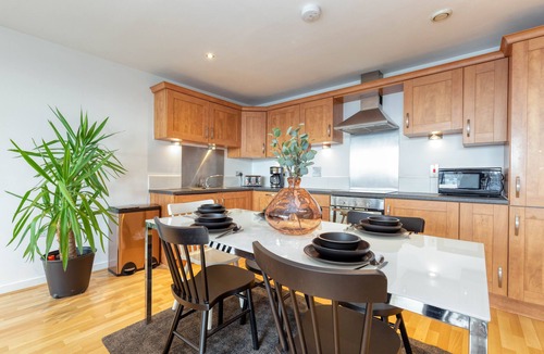 Finnieston Apartment | Riverview Apartments