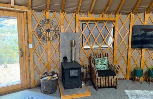 Tarras Apartment | Riverview Yurt