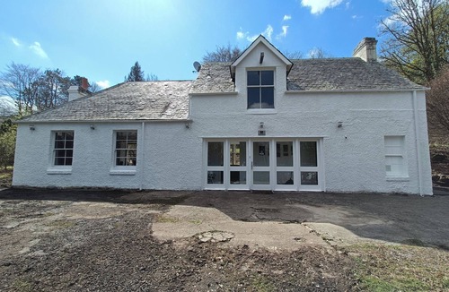 Girvan House | RnB - The Coach House - Ev Charger option