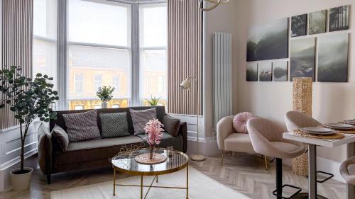 North West Apartment | Romantic brand new flat, Glasgow centre