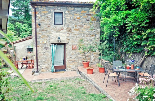 Vernio Other | Romantic cozy apartment with great view on the valley and swimming pool