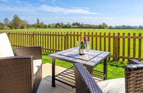 Howlett End House | Romantic glamping retreat Gin and Toffee in Thaxted, Essex