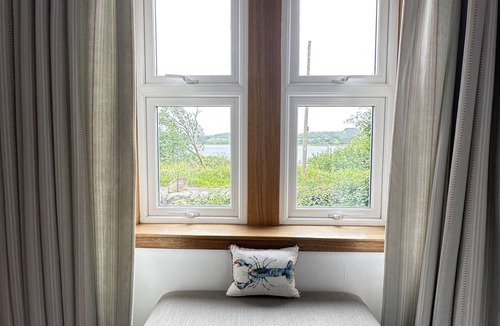 Tarbert Cottage | Romantic Secluded Cosy Stone Cottage Beside the West Loch, Beautiful Argyll