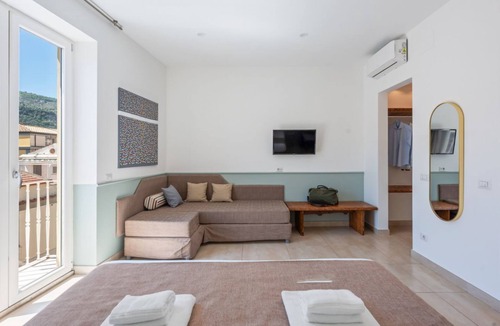 Sorrento City Centre House | Romantic Suite Sorrento center with Balcony & View