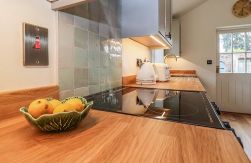 Saxmundham Cottage | ROOKERY COTTAGE, family friendly, with open fire in Saxmundham