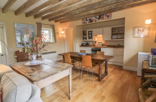 Halstead Cottage | ROOKWOODS, pet friendly, character holiday cottage in Sible Hedingham