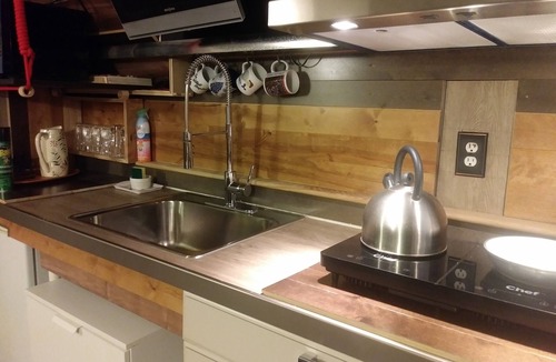 Wexford House | Room-1 (in 2-Room Basement Suite)
