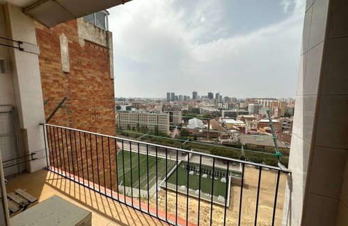 Collblanc y La Torrassa Apartment | Room close to camp nou and barcelona fira
