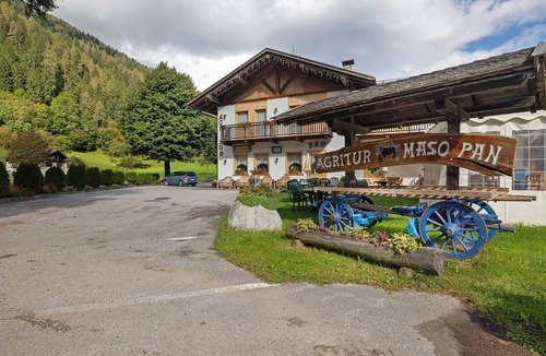 Caderzone Terme Apartment | Room 'Camera Doppia Comunicante Nonni' with Mountain View, Shared Garden and Wi-Fi