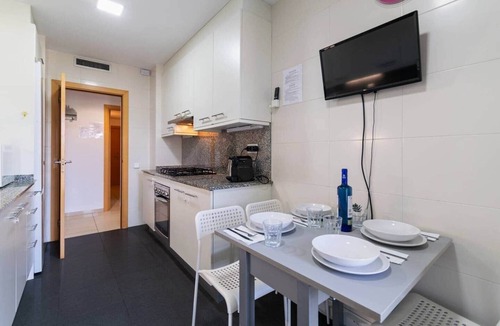 El Port Apartment | Room Fran FIRA GRAN VIA 2 - King Size Bed