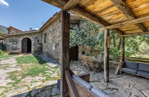 Montagut Apartment | Room 'Monastrell' with Mountain Views, Shared Pool and Terrace