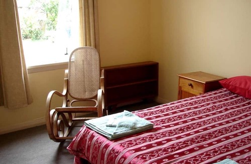 Taylorville Cabin | Room Rental for Couples in a Getaway Lodge near Greymouth, New Zealand