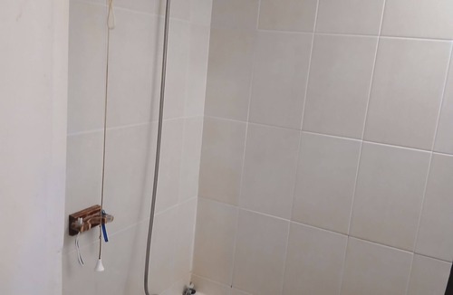 Grays House | Room-room in a Family House