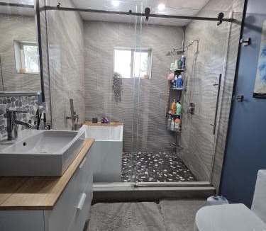 Southwest Calgary House | Room with Shared Bathroom - Stampede & Mountains