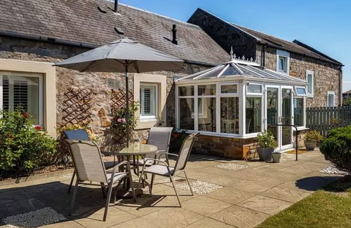 Rosyth House | Rose Cottage at The Steadings