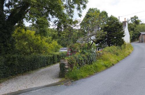 Meathop House | Rose Cottage - Garden, parking and near a Pub
