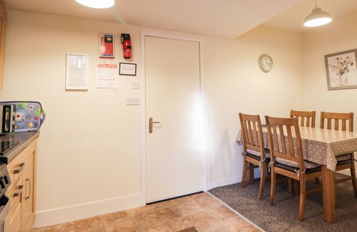 Strathpeffer Cottage | ROSE COTTAGE, pet friendly, character holiday cottage in Strathpeffer