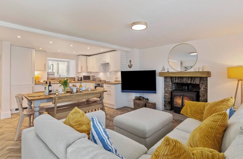 Pendine Cottage | Rose Cottage - Sea Views, Hot Tub, Log Burner