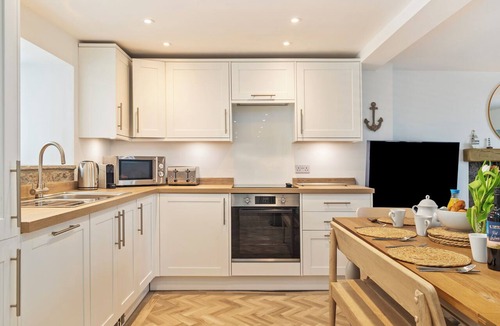 Pendine Cottage | Rose Cottage - Sea Views, Hot Tub, Log Burner