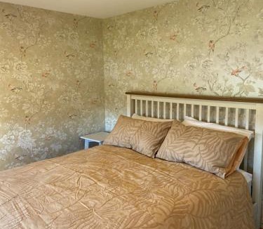 Lowburn Bed & Breakfast | Rose Creek Cottage